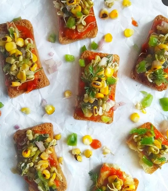 PIzza Toast with Grilled Corn salsa Recipe PIzza Toast with Grilled Corn salsa Recipe