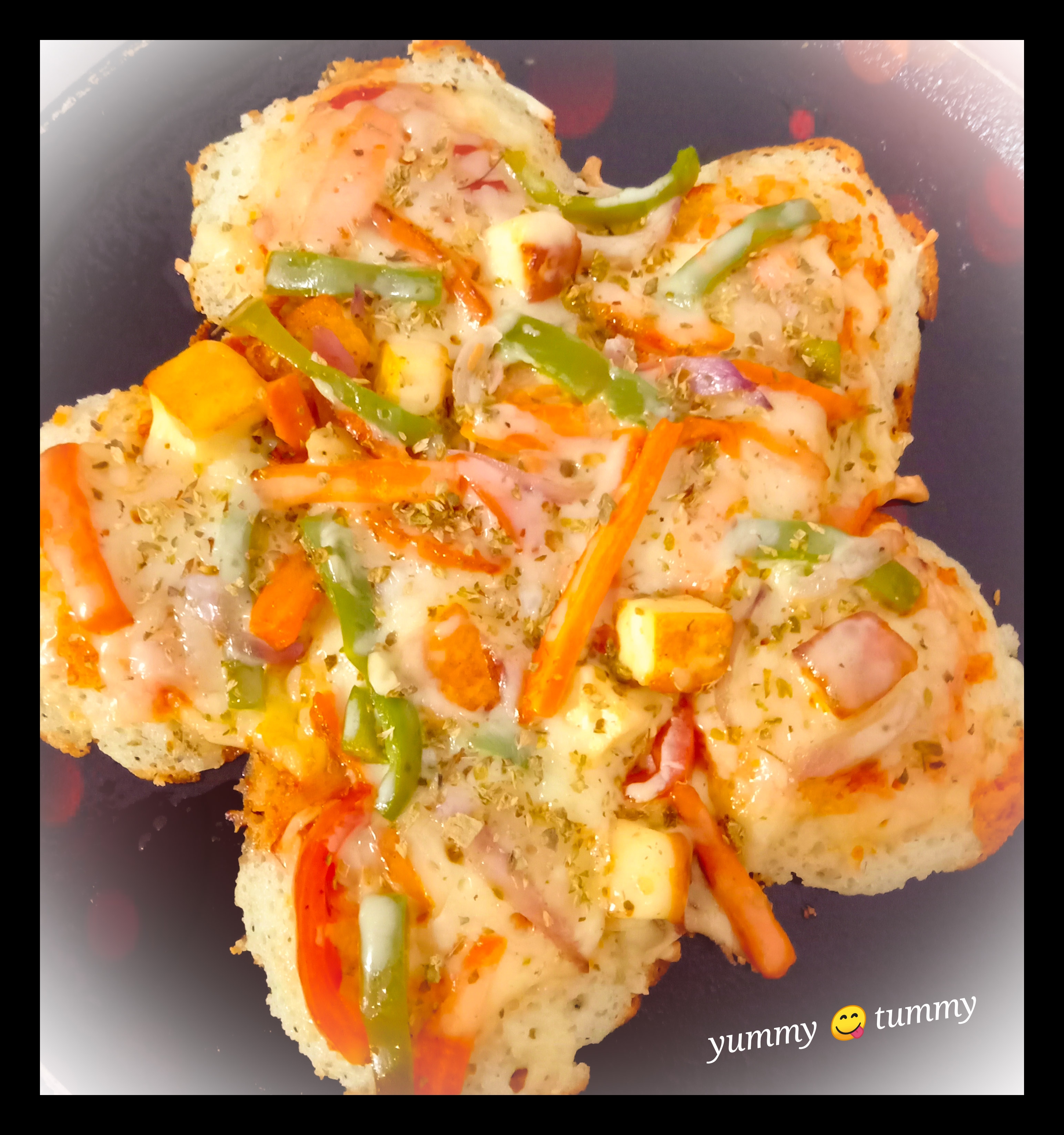 Instant Rava Idli Pizza Recipe Instant Rava Idli Pizza Recipe