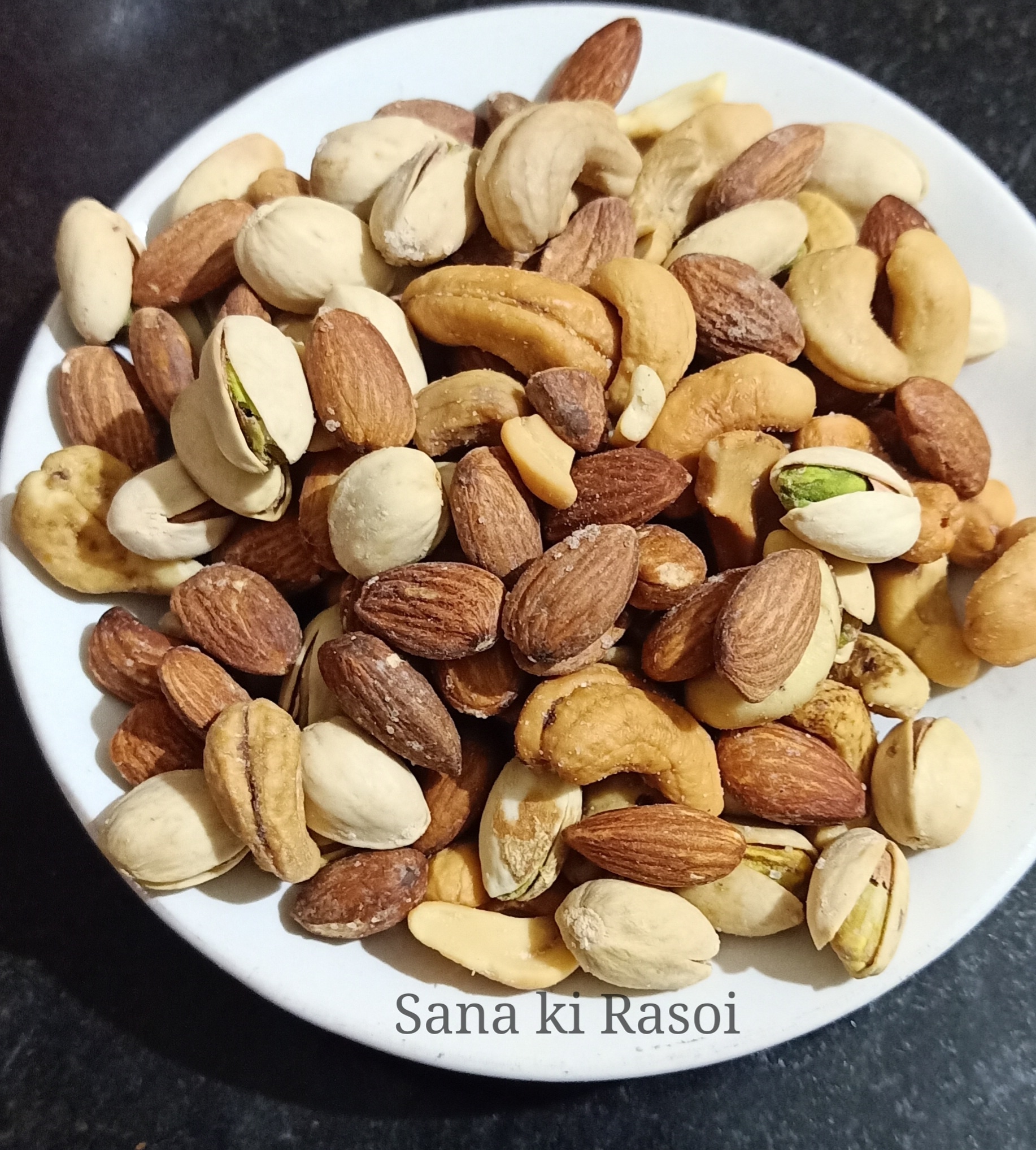 Roasted Salted Dry fruits or nuts Roasted Salted Dry fruits or nuts