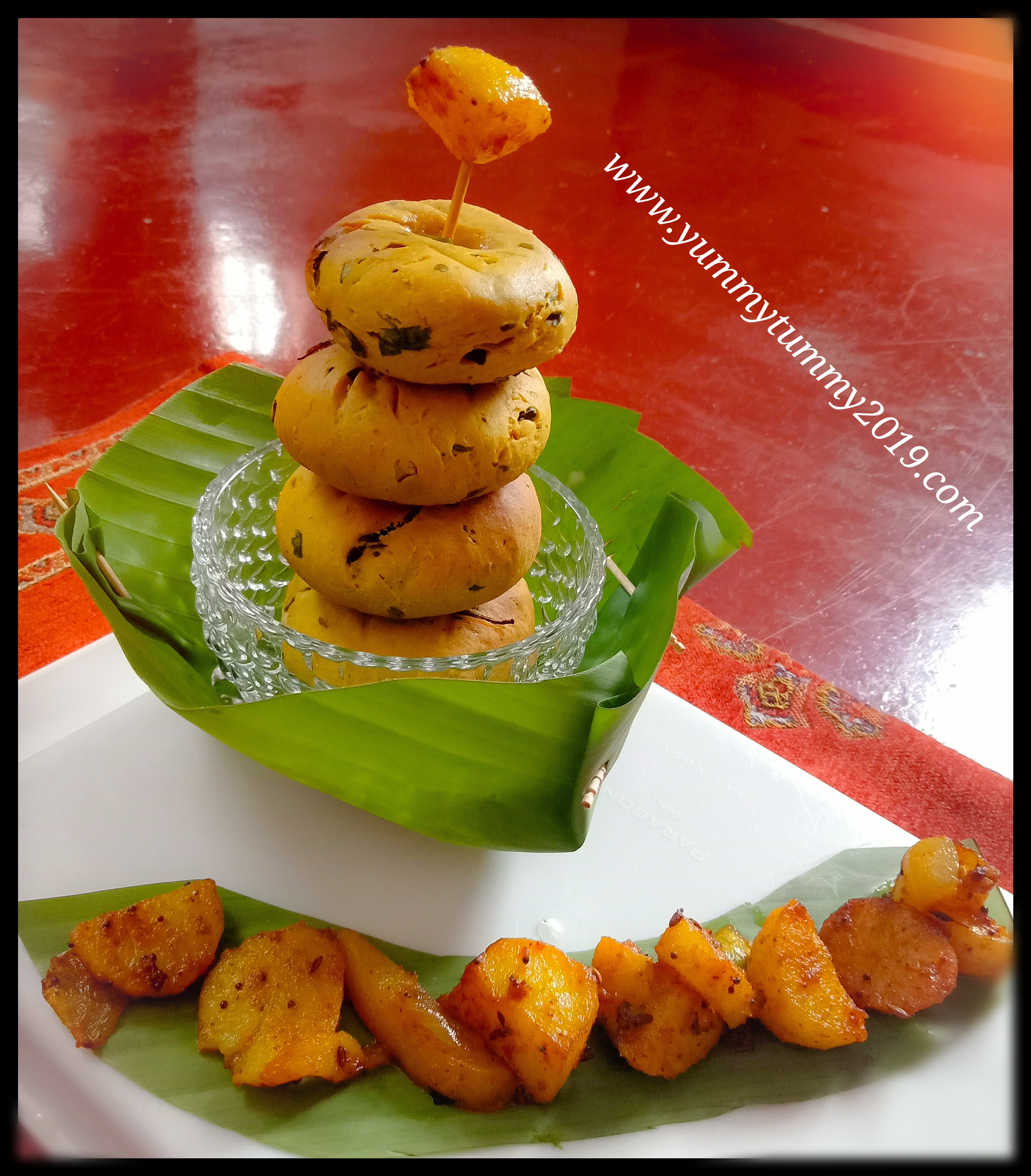 Makki aate k tikkad Wid shahi Aalu Pyaz / Maize Flour Tikkad Wid Royal Potatoes Onion Recipe Makki aate k tikkad Wid shahi Aalu Pyaz / Maize Flour Tikkad Wid Royal Potatoes Onion Recipe