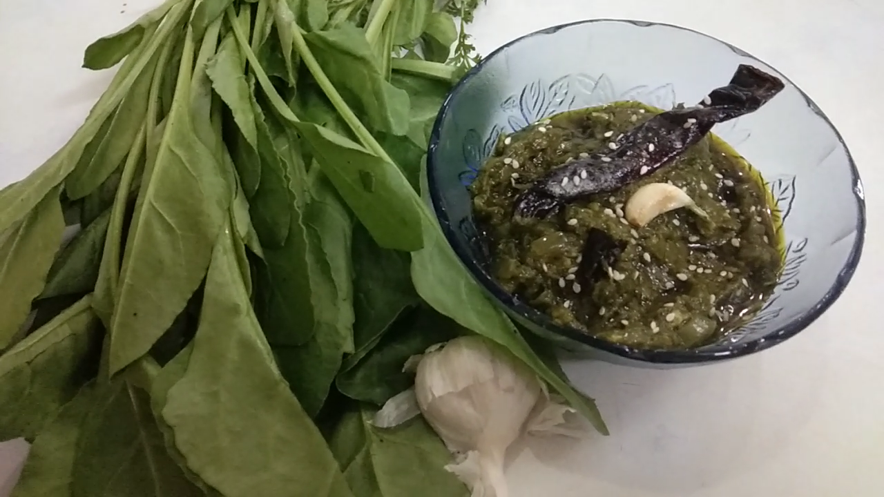 Lahsooni Palak Recipe #graviesandcurries #contest123 Lahsooni Palak Recipe #graviesandcurries #contest123