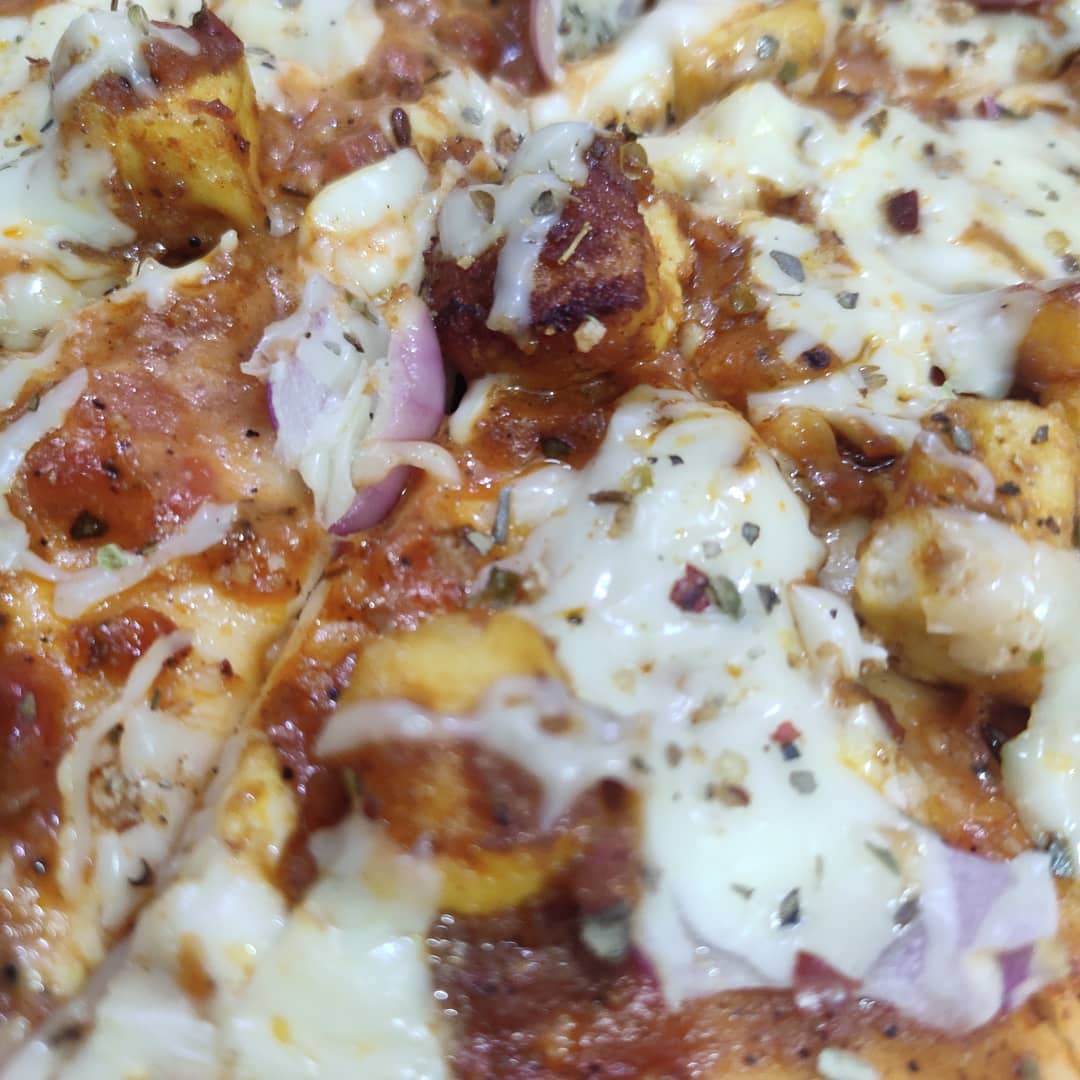 Chilli Paneer Pizza Recipe Chilli Paneer Pizza Recipe