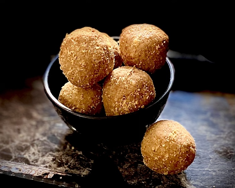 Traditional Winter Sweet “ Jaggery Atta Laddu “ Traditional Winter Sweet “ Jaggery Atta Laddu “